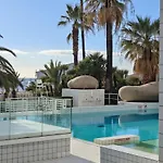 דירה Luxury Retreat In With Rare Private Parking, Pool, Ac And Wifi