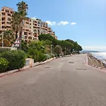 Luxury Retreat In With Rare Private Parking, Pool, Ac And Wifi דירה *