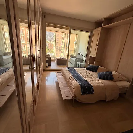 Luxury Retreat In With Rare Private Parking, Pool, Ac And Wifi *