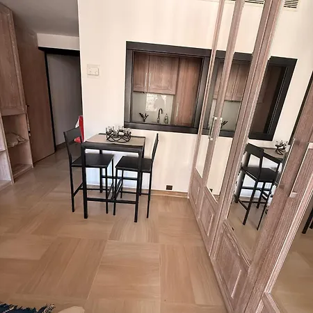 Luxury Retreat In With Rare Private Parking, Pool, Ac And Wifi Apartamento Monte Carlo