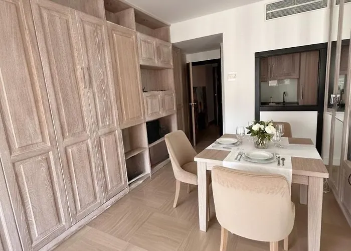 Luxury Eden Park Pool & Parking Included Апартаменты *