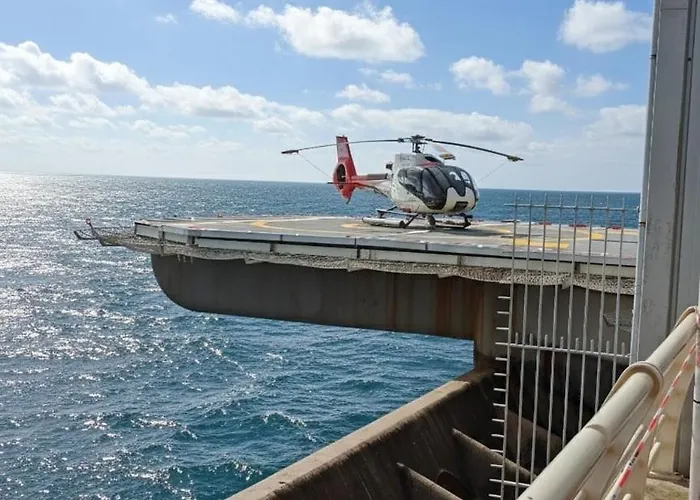 Luxury Eden Park Pool & Parking Included *