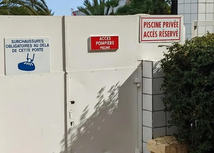 Апартаменты Luxury Eden Park Pool & Parking Included *